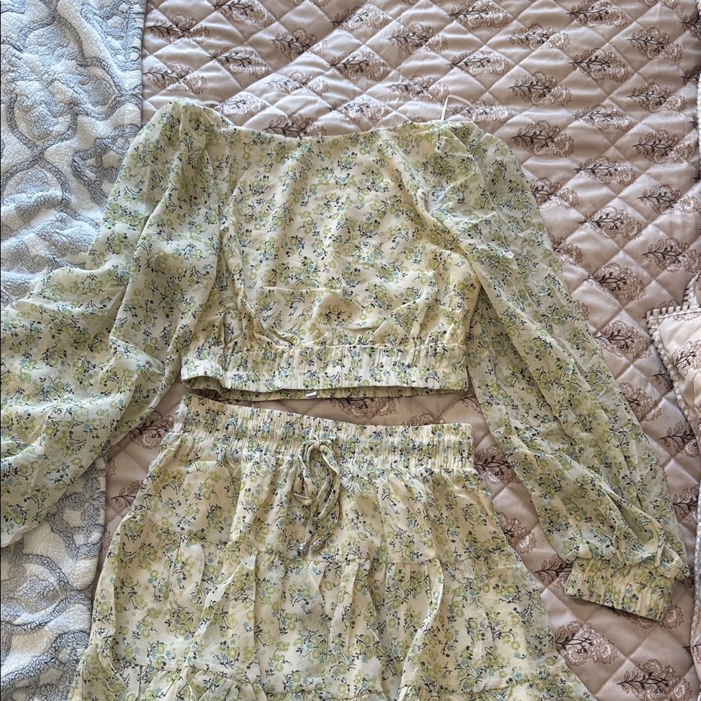 Sky to Moon Floral two piece set open back NWOT